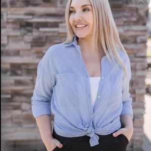 **HOST PICK 🎉** Silver Icing Trending Now Top